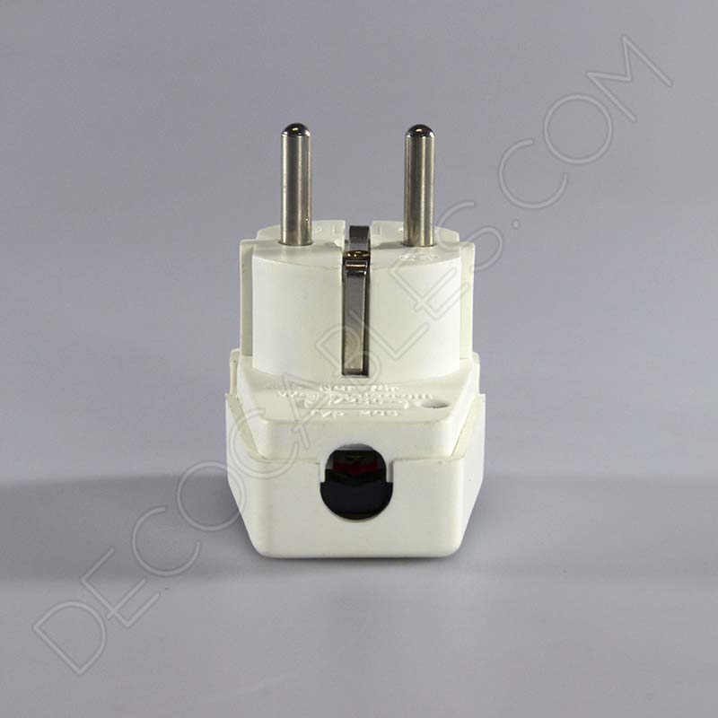 Clavija bipolar macho acodada plana con toma de tierra en color blanco Clavija bipolar macho acodada plana con toma de tierra en color blanco