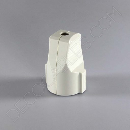 Clavija hembra con toma de tierra blanca