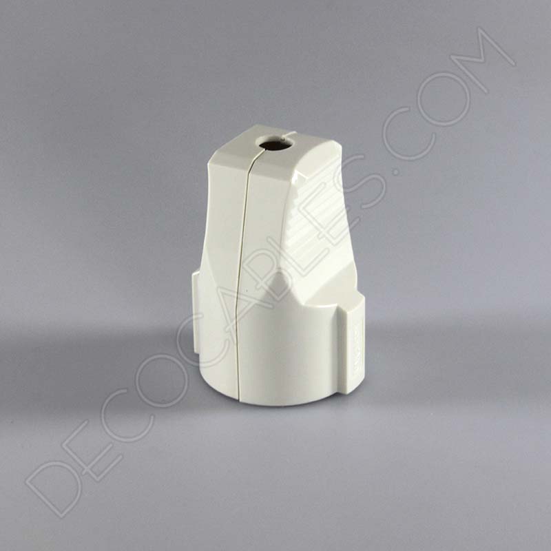 Clavija hembra con toma de tierra blanca Clavija hembra con toma de tierra blanca