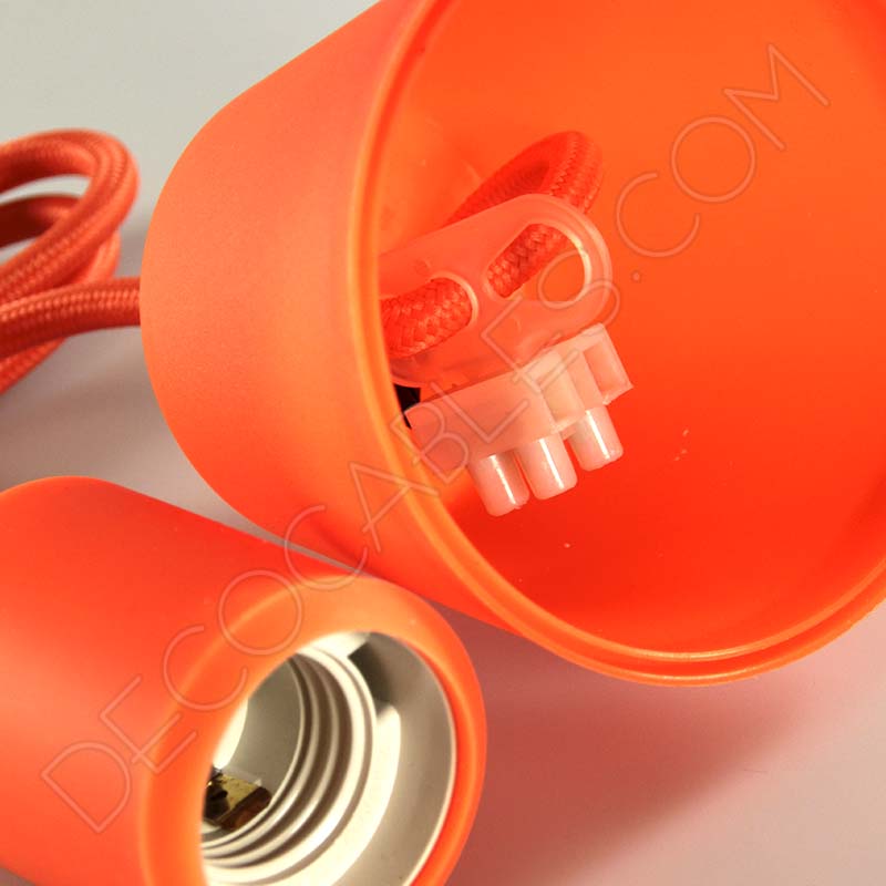 Lámparas colgantes de silicona en suspensión con cable textil a juego en color naranja Lámparas colgantes de silicona en suspensión con cable textil a juego en color naranja