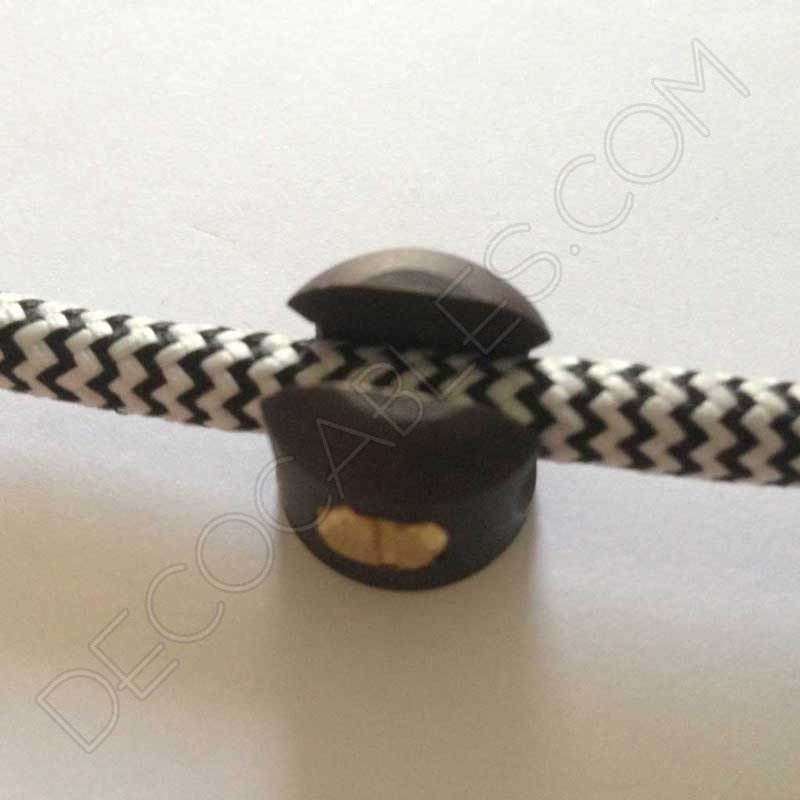 Sujeción metálica para cables color anticuario Sujeción metálica para cables color anticuario