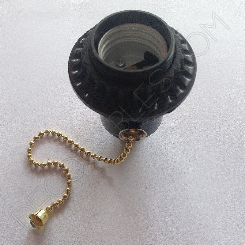 Portalámparas para pantalla de baquelita con interruptor de cadena metálica en color negro Portalámparas para pantalla de baquelita con interruptor de cadena metálica en color negro