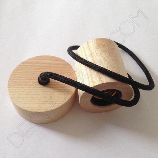Lámpara colgante en madera con cable textil modelo cilindro