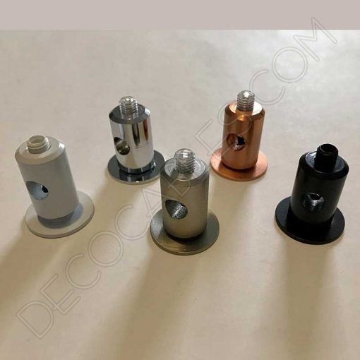 Aislante metálico para sujeción de cables de varios colores