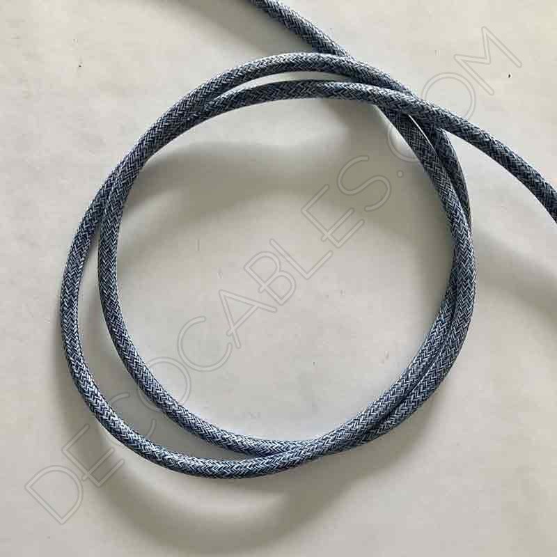 Cable eléctrico redondo de tela vaquera color azul y blanco en zig-zag jaspeado Cable eléctrico redondo de tela vaquera color azul y blanco en zig-zag jaspeado