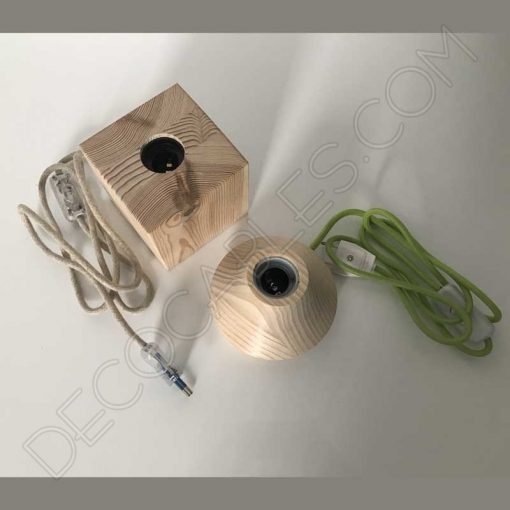 Lámparas sobremesa cuadrada y cono de madera