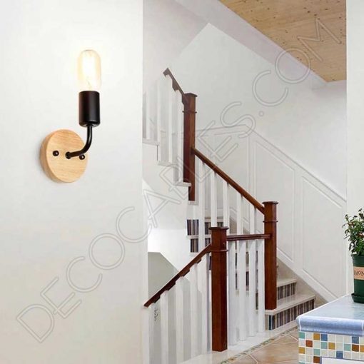 Lámpara aplique de pared en metal y madera