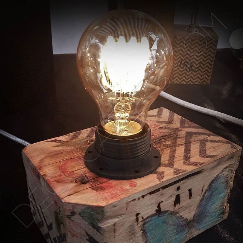 Bombilla led estándar transparente filamento espiral 4W luz cálida Bombilla led estándar transparente filamento espiral 4W luz cálida