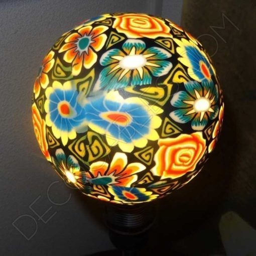 Bombilla led decorativa de silicona modelo globo casquillo E27 motivos florales con fondo negro